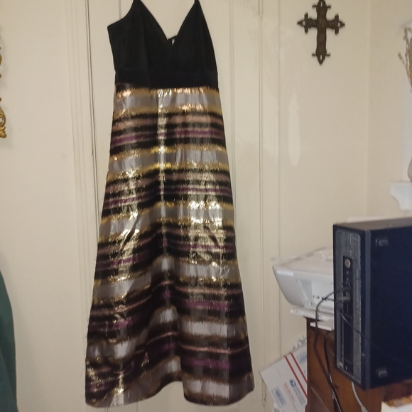 COPY - Belle Badgley Mischka Long Black and Metallic Striped Ball Gown sz 14 - Picture 2 of 8